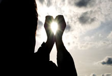 蒋圣龙门前近距离解围差点乌龙!王大雷挡出.